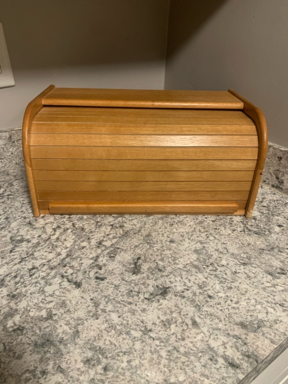Wooden Roll-Top Bread Box - Natural Wood Finish